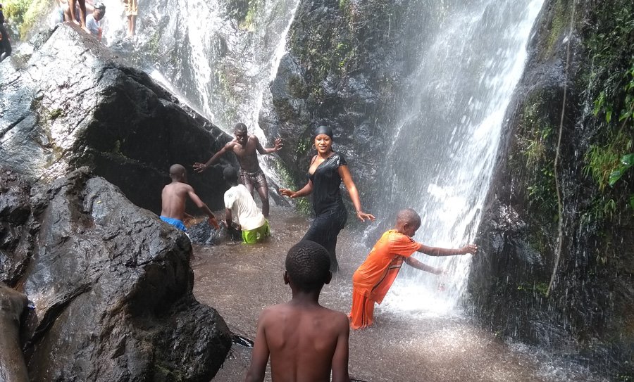 Chutes D Eau De Woroworoko Damaro Guinee Woroworoko Donkosira
